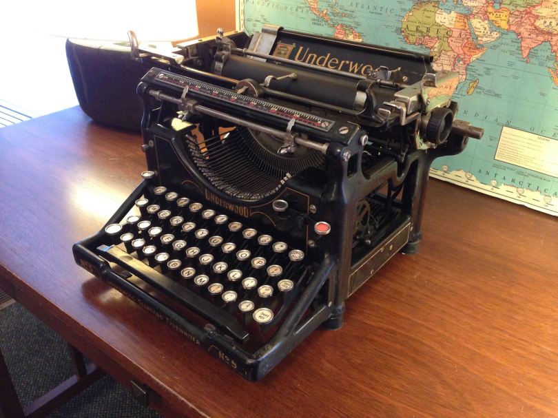 Standard Typewriter (Underwood)